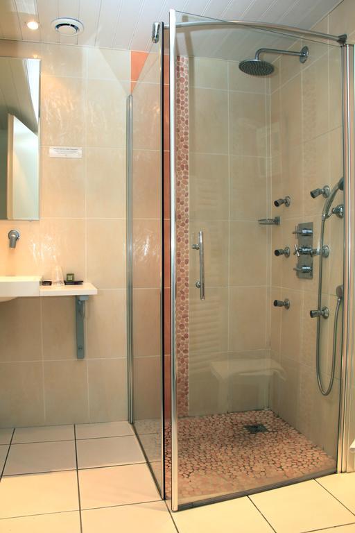 Logis Hotel Restaurant Spa Beau Site Luxeuil-les-Bains Exteriör bild