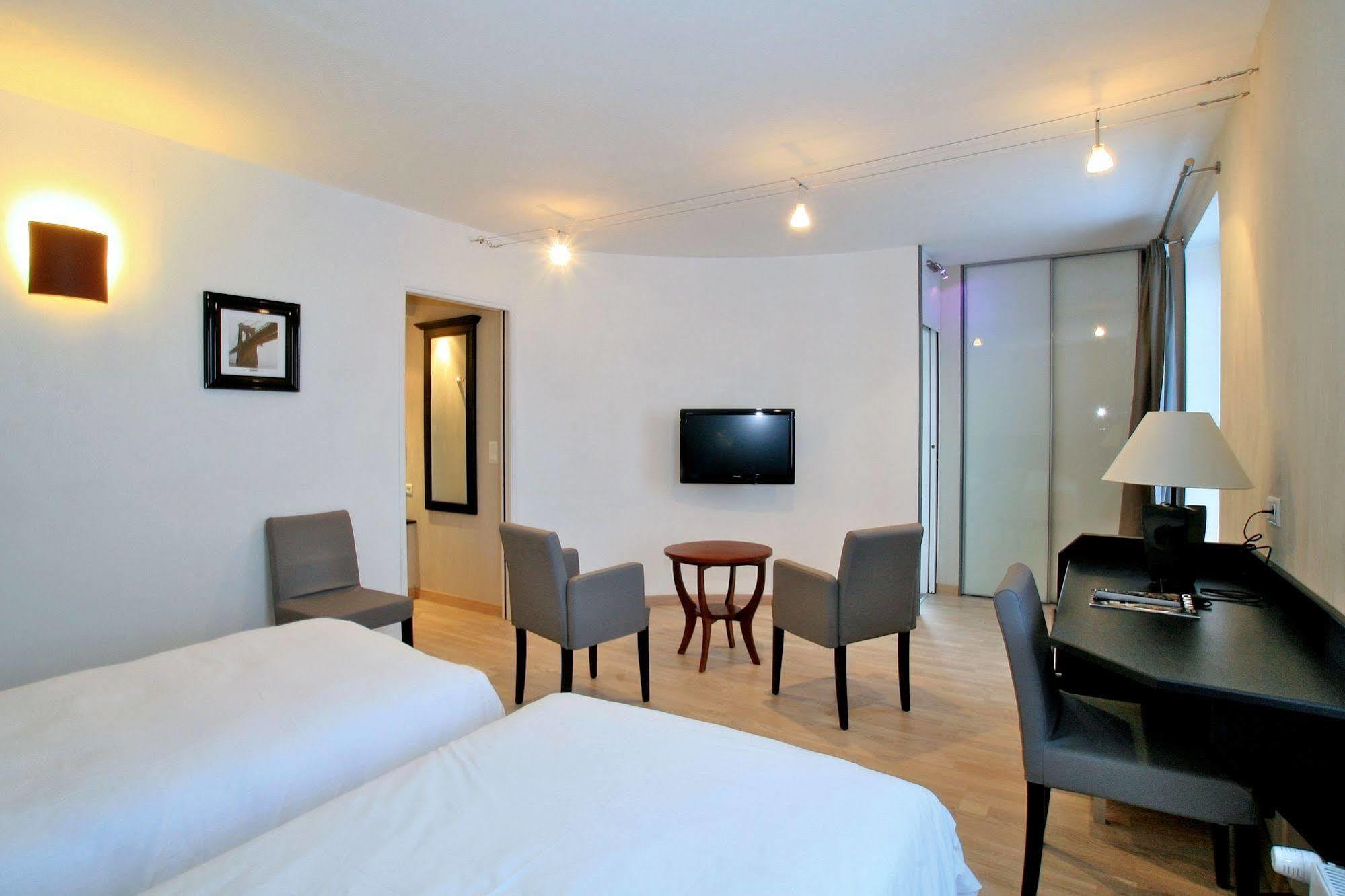 Logis Hotel Restaurant Spa Beau Site Luxeuil-les-Bains Exteriör bild