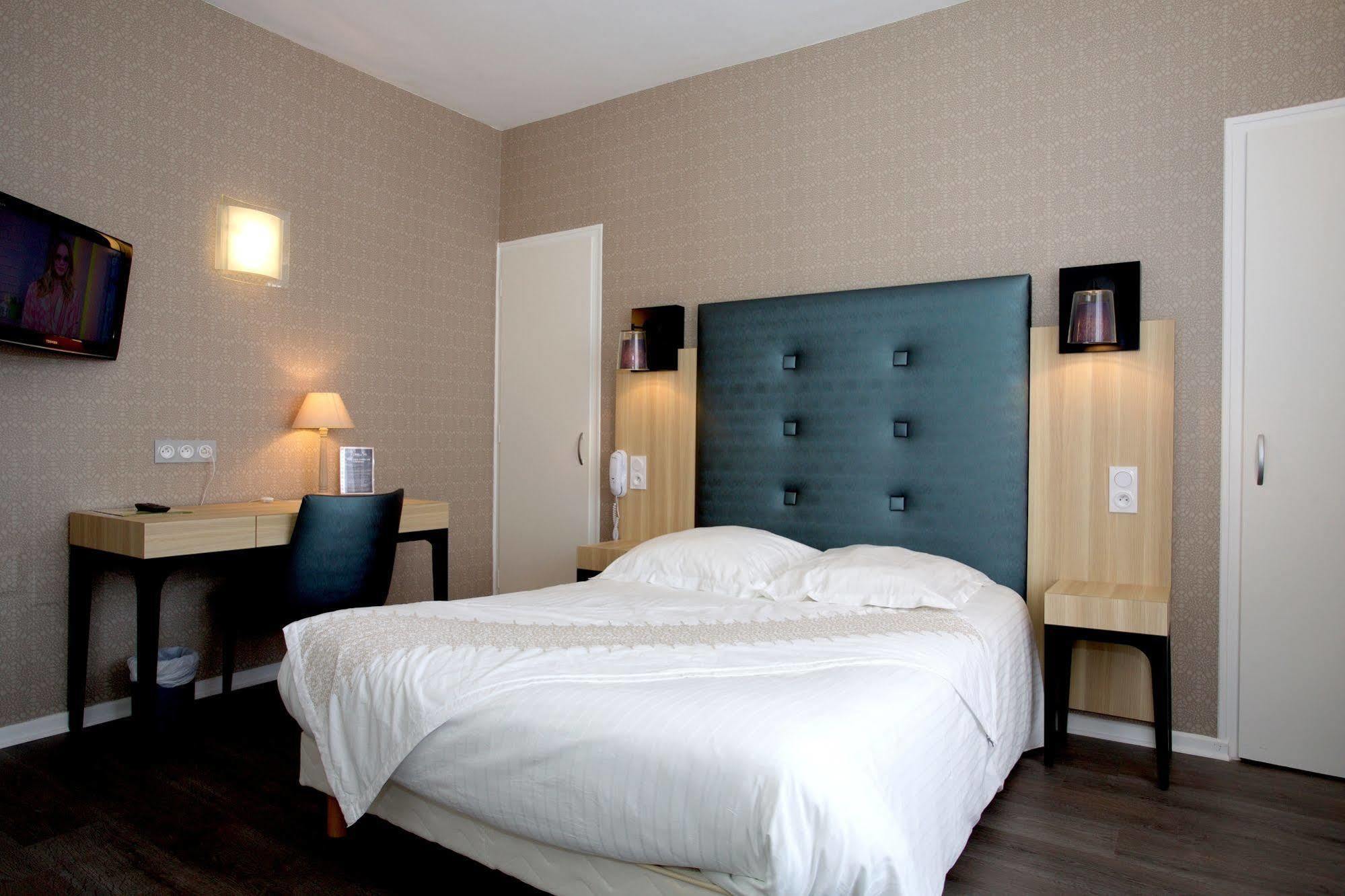 Logis Hotel Restaurant Spa Beau Site Luxeuil-les-Bains Exteriör bild