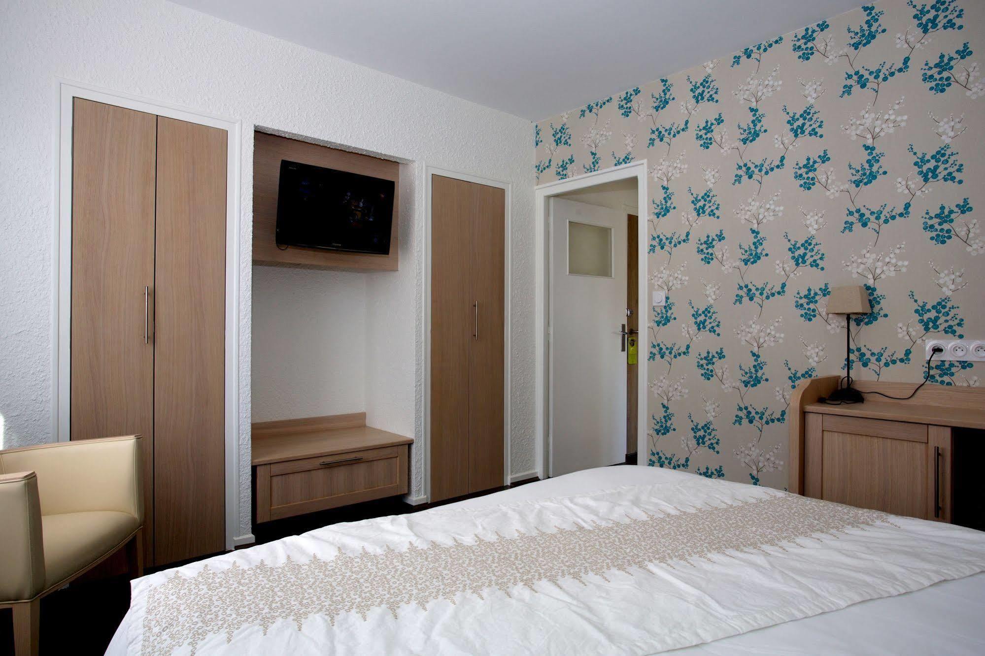 Logis Hotel Restaurant Spa Beau Site Luxeuil-les-Bains Exteriör bild
