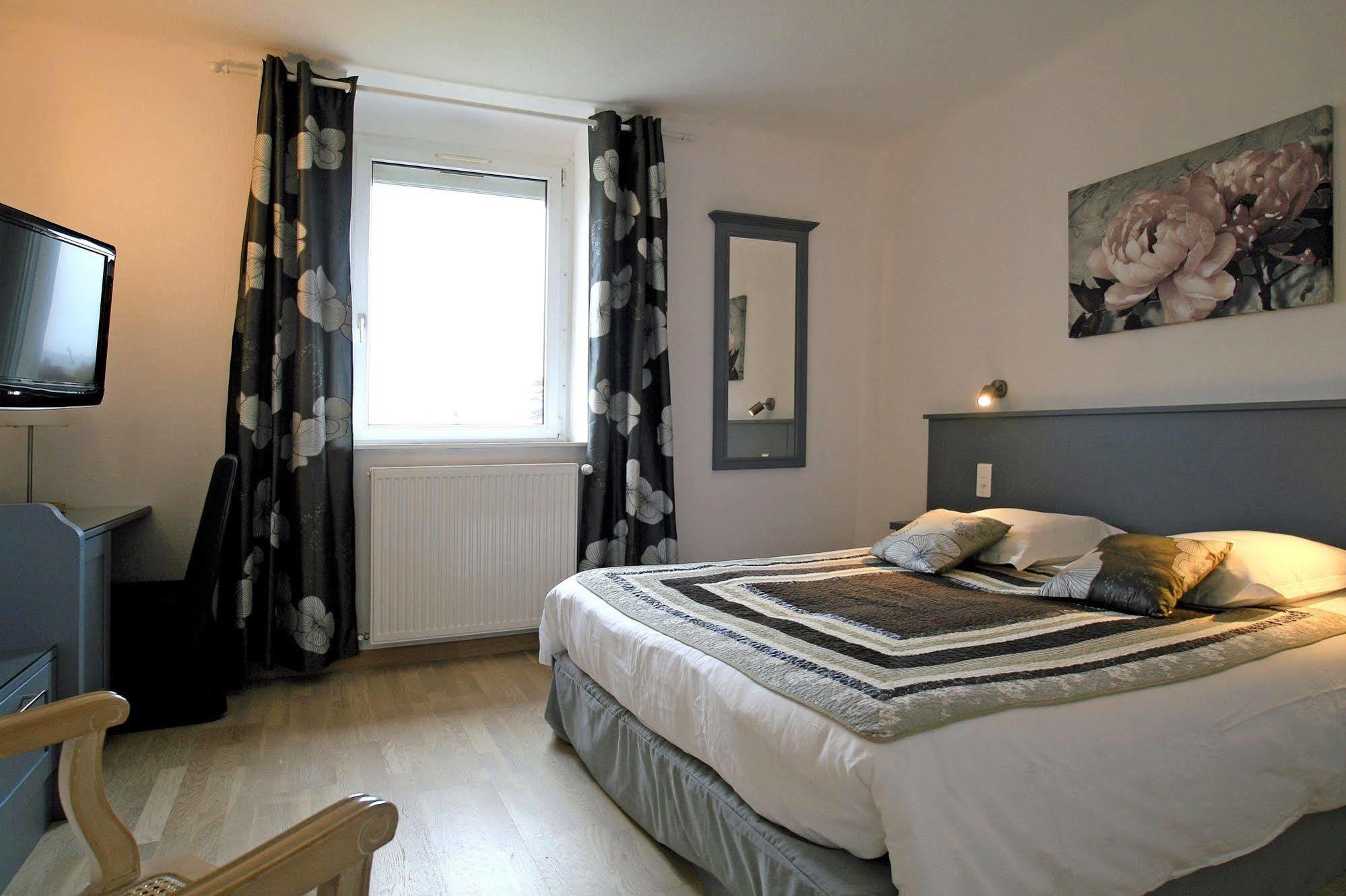 Logis Hotel Restaurant Spa Beau Site Luxeuil-les-Bains Exteriör bild