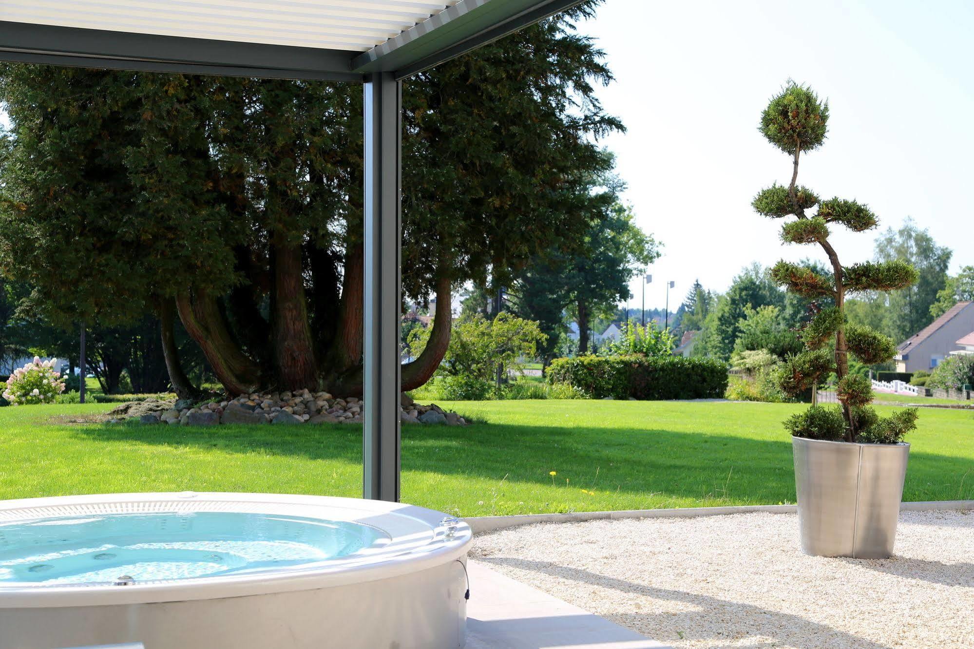 Logis Hotel Restaurant Spa Beau Site Luxeuil-les-Bains Exteriör bild