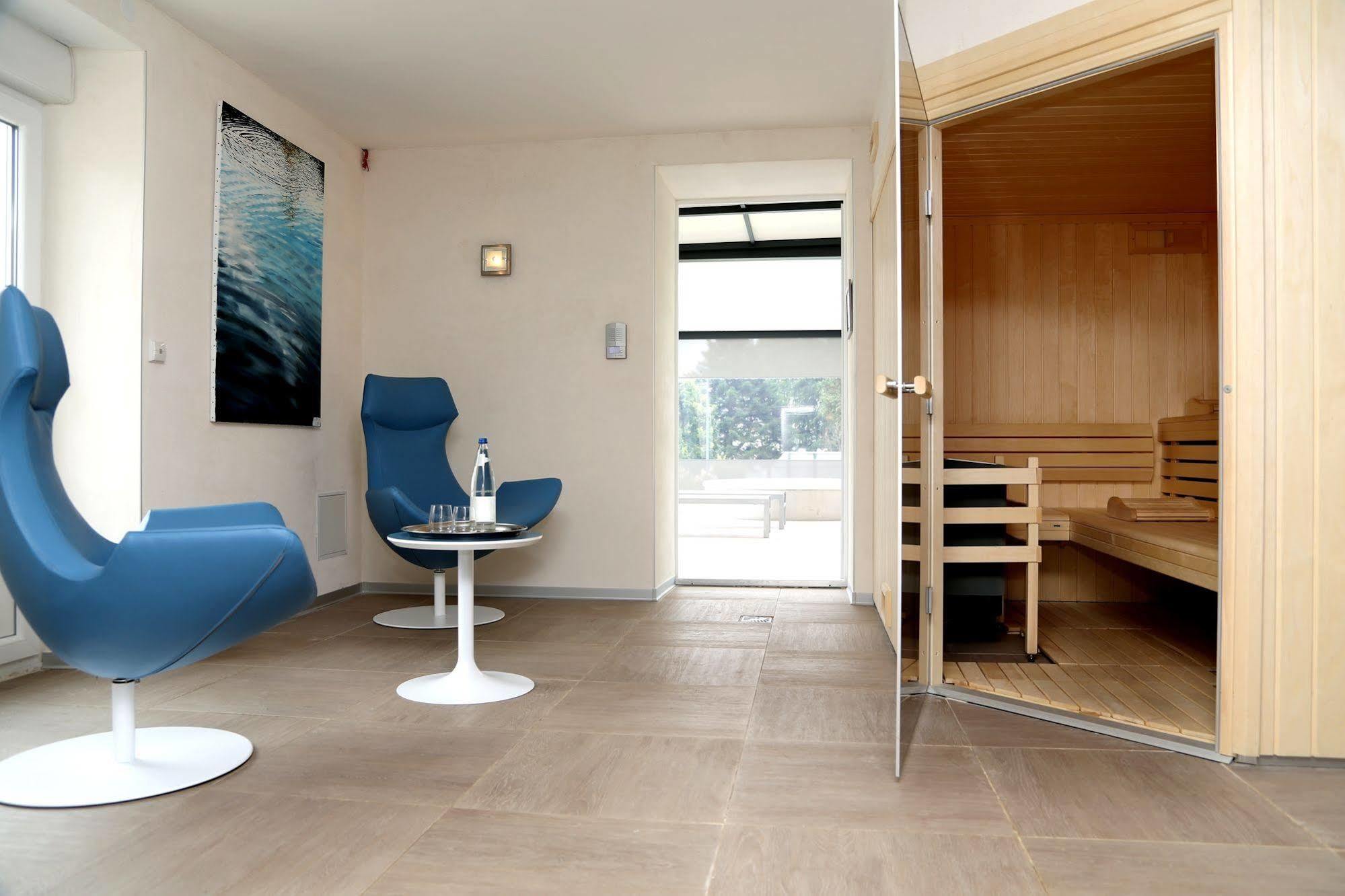 Logis Hotel Restaurant Spa Beau Site Luxeuil-les-Bains Exteriör bild